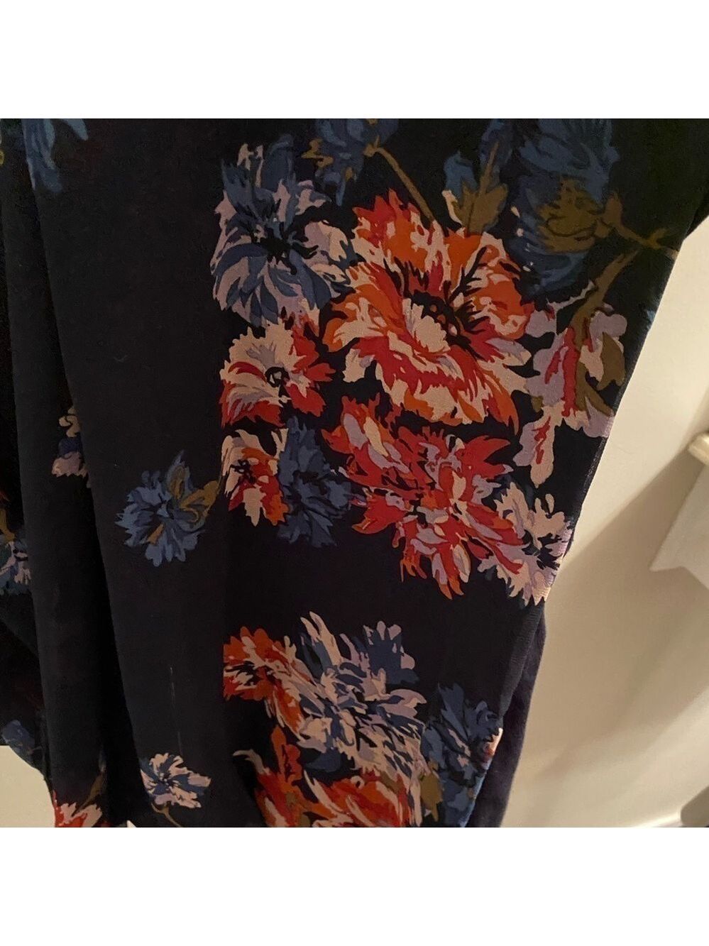 Dex Navy Floral Wrap Top Size Small - Picture 3 of 6